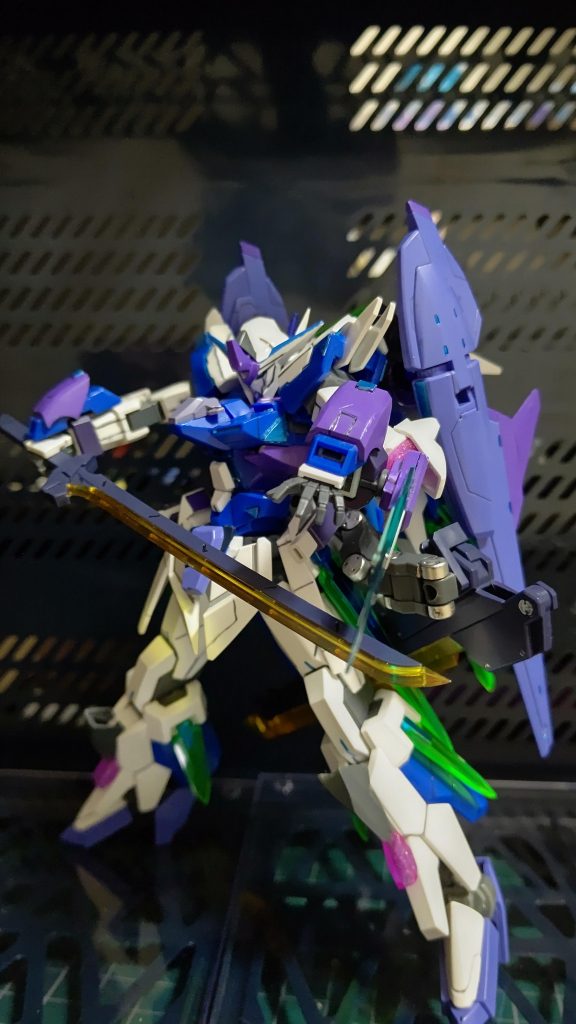 グレイスフェンサー構え
サムライソードは前々からガンプラに使用したくてアイズガンダムに似合うかも!と思い、使用しました。