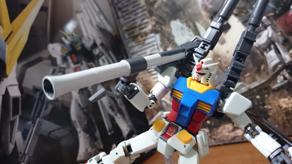 ・ハイパーバズーカ

リバイブのものを塗装して使用してるっス。そのままだとグレー1色なんで、ガンマカのホワイトで塗装してるっス