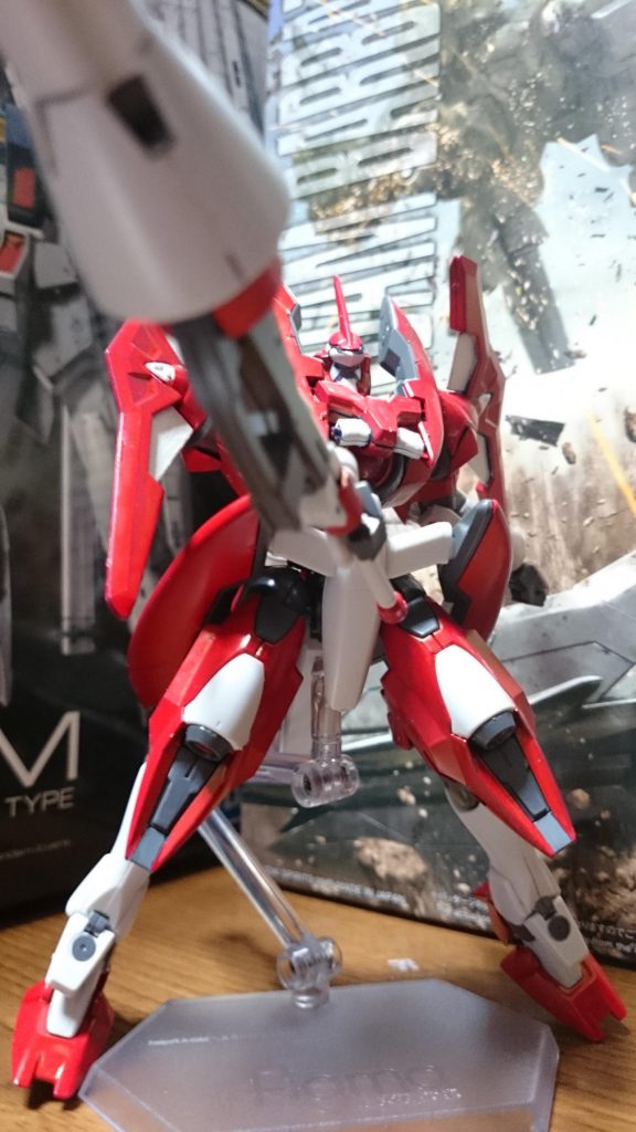 地味にホワイトも足りなかったアドヴァンスド…ディフェンスロッドとグラビカルアンテナの基部だけなんスけど、ガンマカのホワイト塗装はそれだけでもチトきつい…