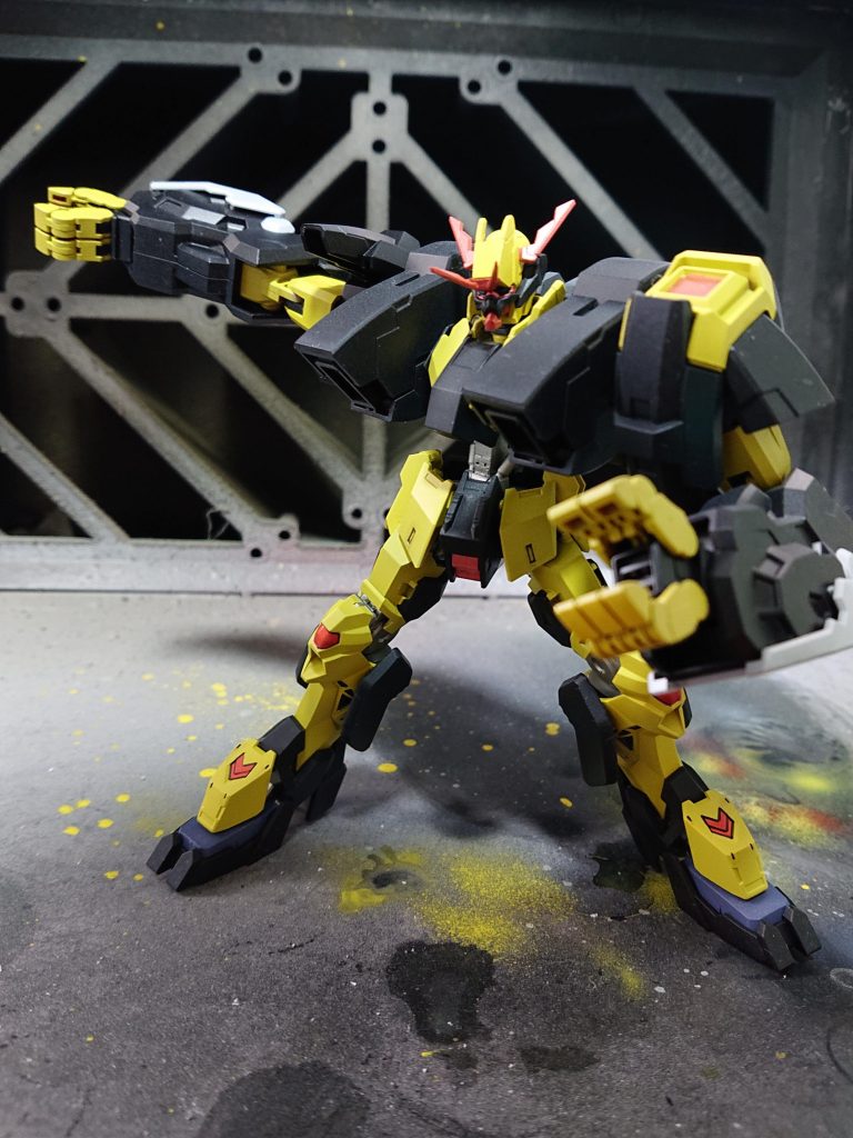 振りかぶってからのラリアット！みたいな