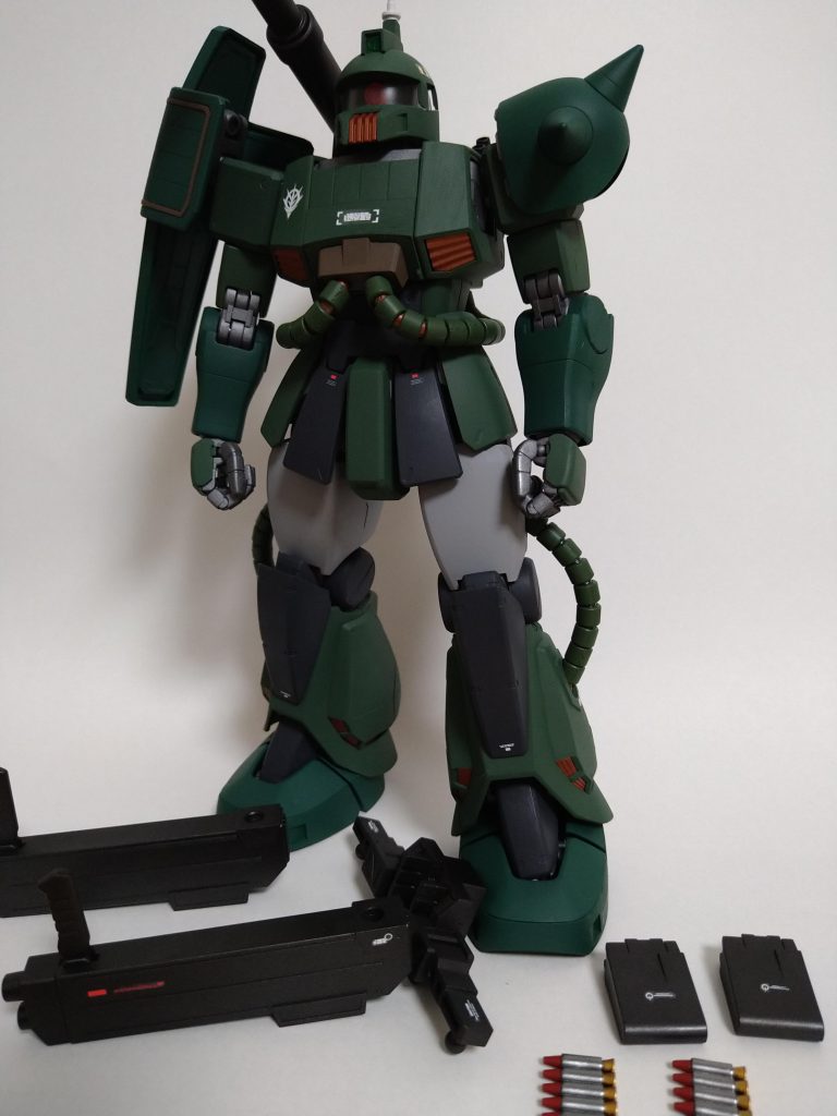 ビッグガンも作っていますが、取り付けはもう少し考えます。