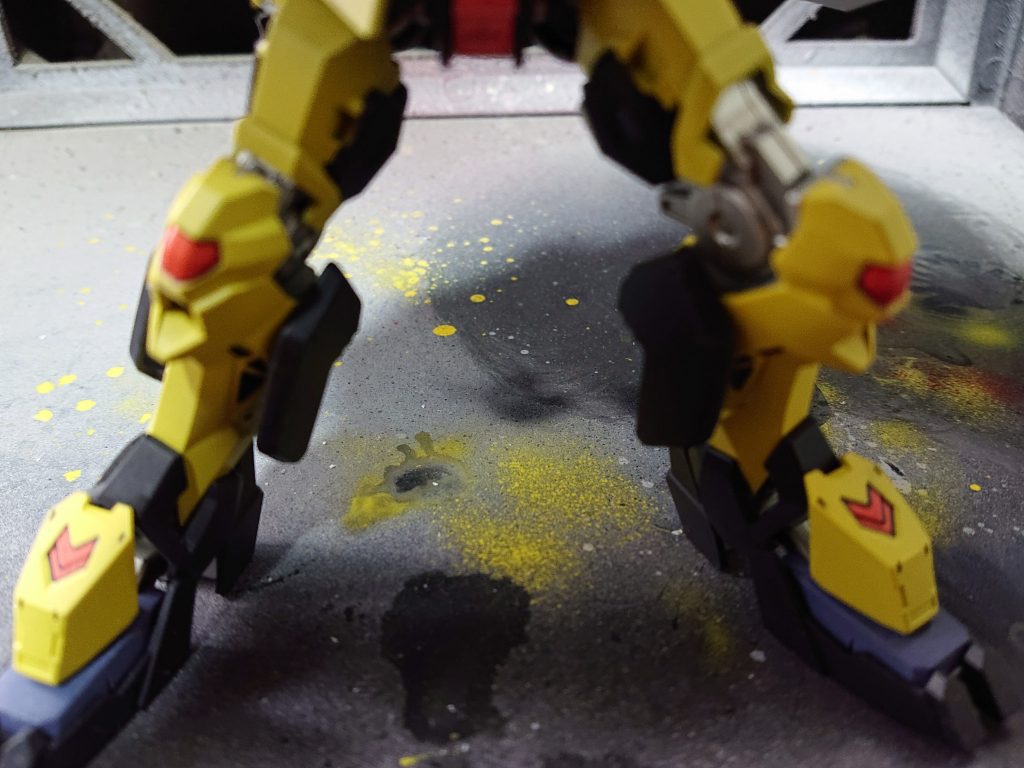 脚はそのままだと細すぎると思い、申し訳程度にグシオンリベイクの脚アーマーをカットして張り付けてあります