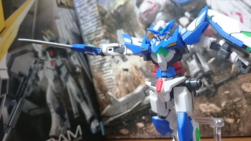 アメイジングGNブレイドを持たせると、重量があるんで、いつかへたれそうっス…