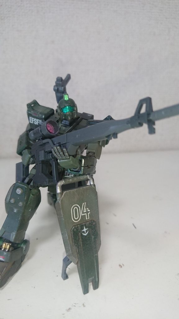 なめらかに膝立ちできるようにするために股関節の付け根を2mm下げています