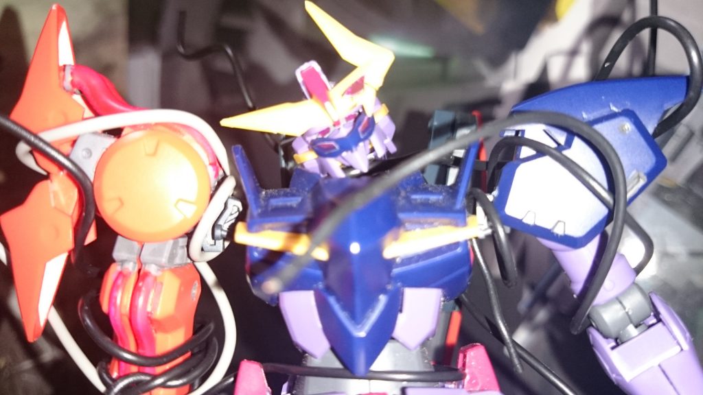 ゼルトザームの5つの目が怪しく光る。
シドー・マサキの辛うじて残っていた意識は消えさった。
宇宙でのビルドダイバーズとの戦闘以降、これまでも暴走はしていたが、異様な姿と化したゼルトザームは、それを遥かに凌駕していた。