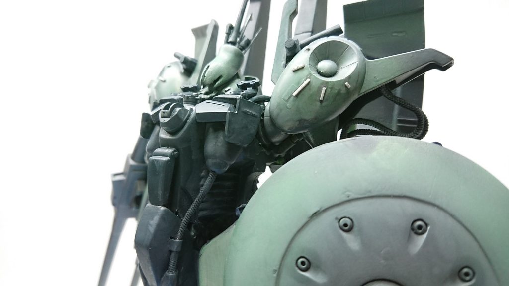 盾の歪みは歴戦の証(にします)