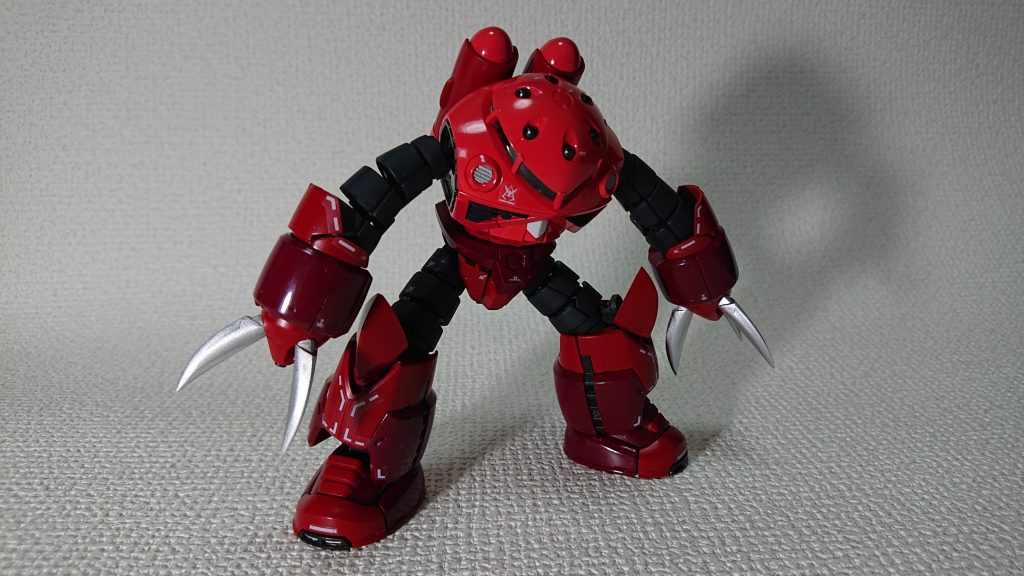 頭からミサイルって、発想力❗