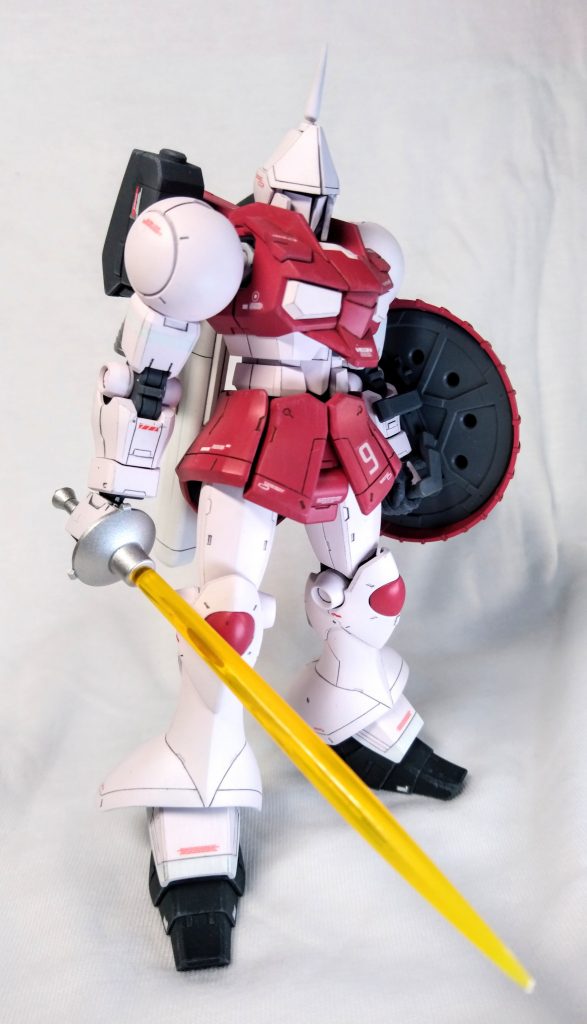 差し替えで、サーベルにも出来ます。