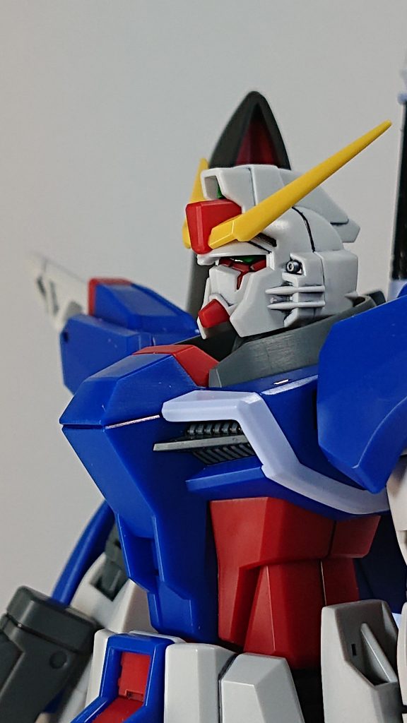 このイケメンフェイス、反則ですねー。
一応バルカン部分も銀で塗ってあります。