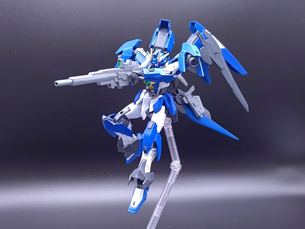 大型ブースターによる機動力を損なわないよう武装は比較的軽量なものを選択。機動力で避けつつ手数で削る機体構成。反面決定打に欠けるという弱点も…。