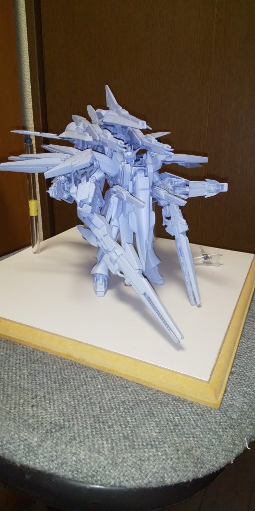 全体像及び前面。両面テープ等による仮固定&関節ヘタり未修正の為、ポージングが悪いですが💦