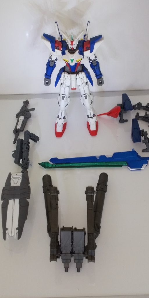 追加武装作成しましたが ジェミナス本体は ほぼ無改造に近い状態で 仕上げております、まだ塗装するかもとデカールを貼れないだけでもありますが
ただし、後ハメ加工で緩んでしまった胴体腰パーツは締め直しの為、組み換えしています
詳細は 作成画像の方を参照してください