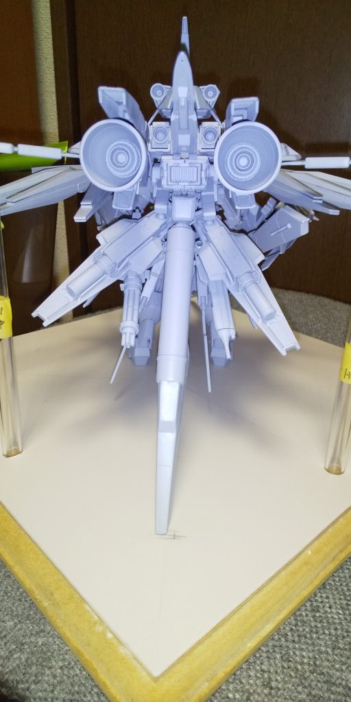 背面。メインバーニアはMG EX-Sのバーニアから。