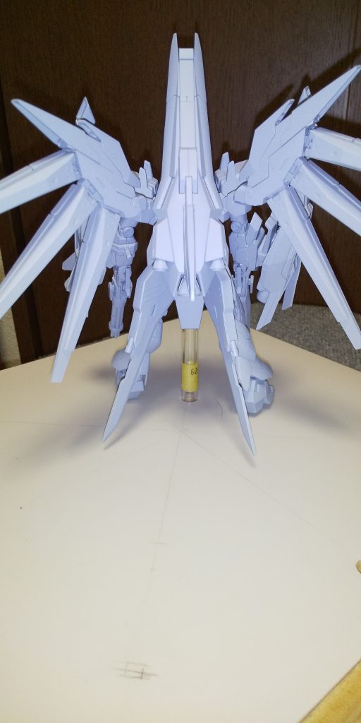 背面。見えませんが、後ろスカートにホークスとの接続用の追加のジョイント穴あけました。