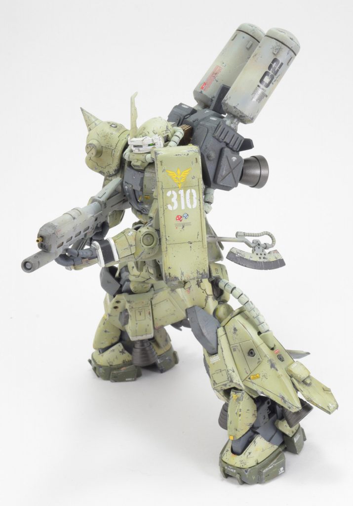 武器はギラドーガのビームマシンガン。Eパック式だから一年戦争の機体でも撃てる。撃てるんじゃないかな…たぶん。