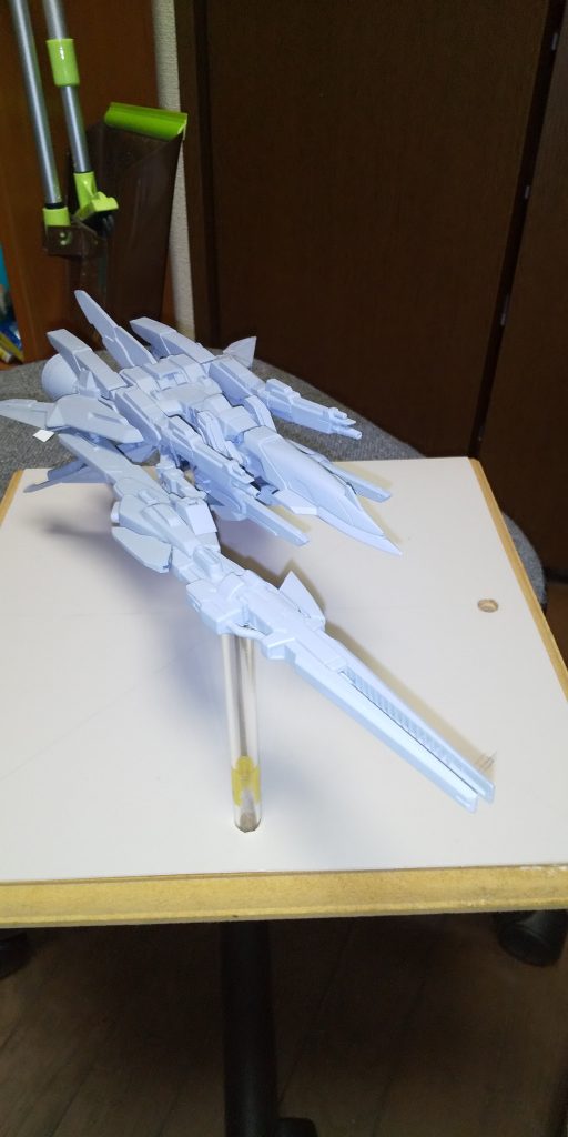 今回の自作した強襲戦闘機アメイジングホークス。
主に使用したキットは
メテオホッパー・ライトニングバックウェポンmkII・ボールデンアームアームズ・ユニバースブースター・ジャンク(主にHG Zガンダム その他)
になります。