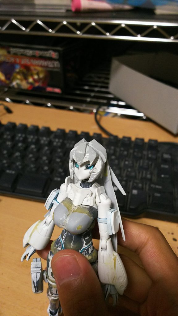 目は透明レジンで透明にしましたが、写真だと全然わからないですね