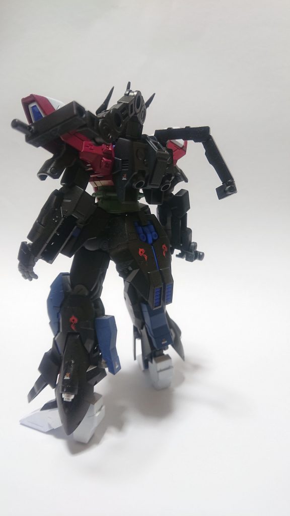 やっと見せられるバックショット
足の後ろ部分にちゃっかりバーニア追加してます