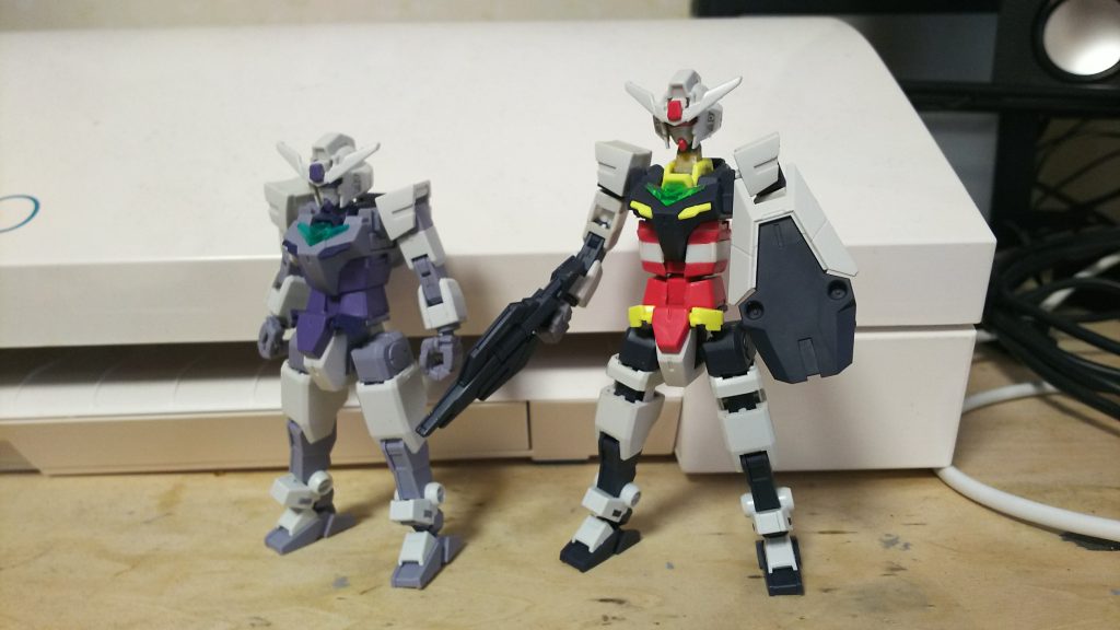 一般的なコアガンダムとの比較、並べてみると頭一つ分は大きくなってますね