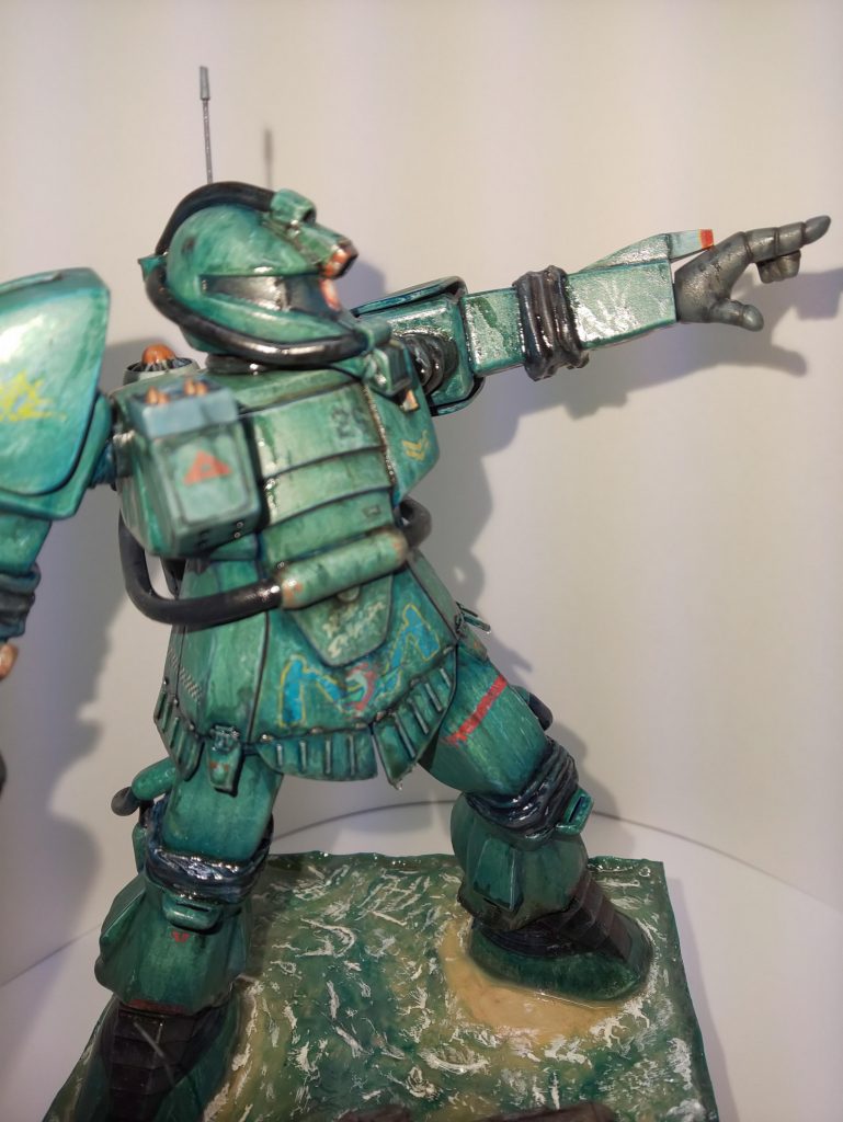 キットの指示手首が使いたくて こんなポーズにしました。