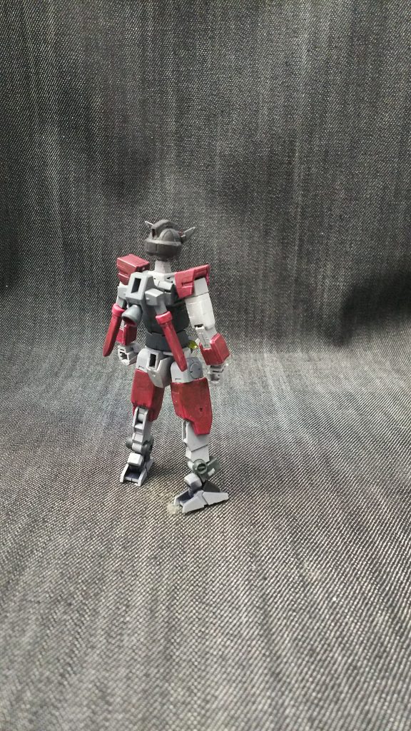 設定としては、あのとき撃ったせいで最終的に自分もGBNも救えず約束を守れず、アルスのいう完璧なあなたになってしまった状態となってます、イヴと作ったアーマーは全て封印処置をしてるので、GPDで戦う為にこのアーマーを作ったという設定です