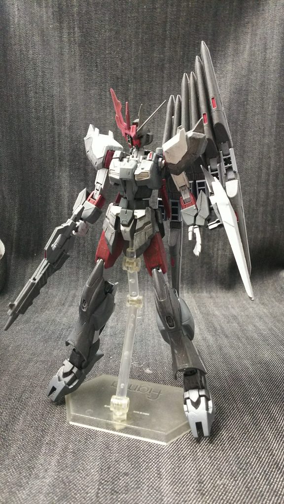 そして、νユニットを身に纏った状態となります、足の接続位置の変更、各部の小型化が主な作業となっています、胴体が延びているので、コアガンダム系列の胴が寸詰まりな感じが薄れてるかなぁと思ってます