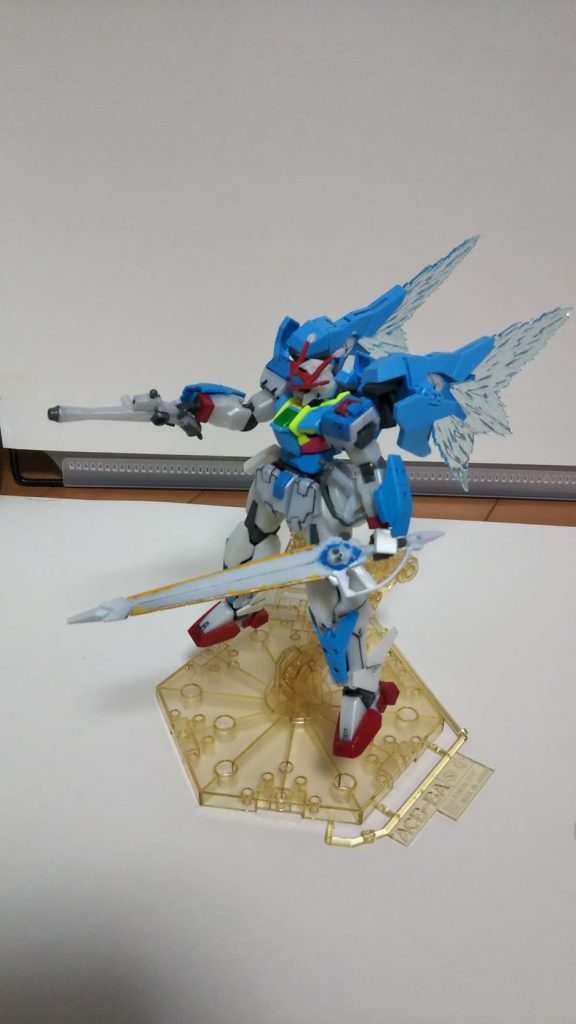 ツインドライヴユニット稼働率が上昇するとなると光の翼が発動する。
なお、ムラマサブラスターはビームサーベルは発生しないようリミッターをかけている。