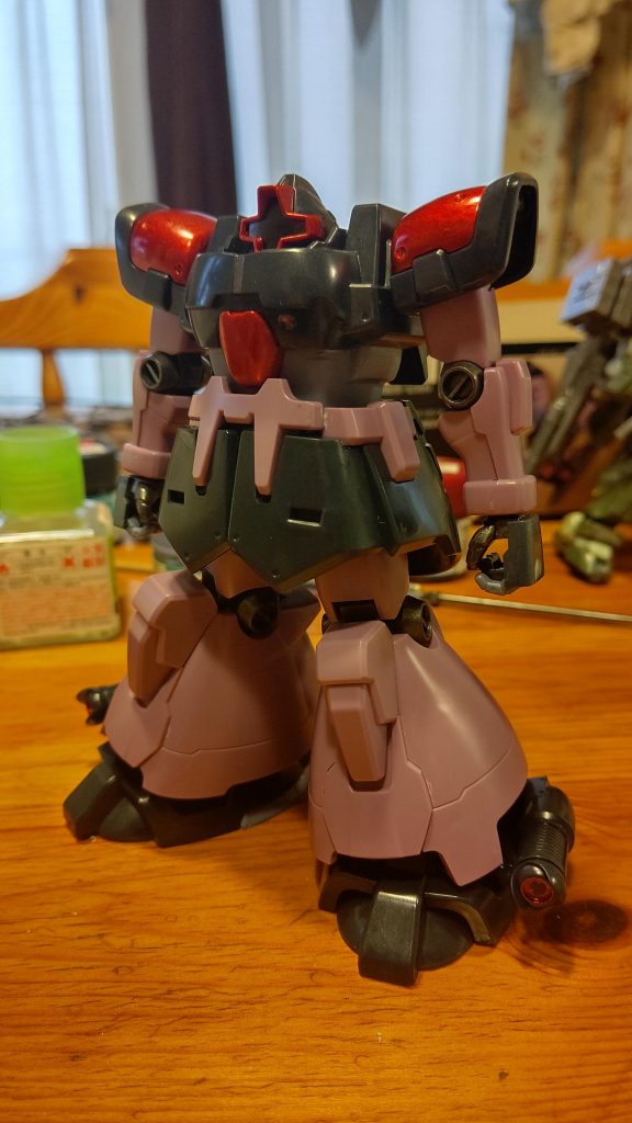 紫と腹以外筆塗りした姿。