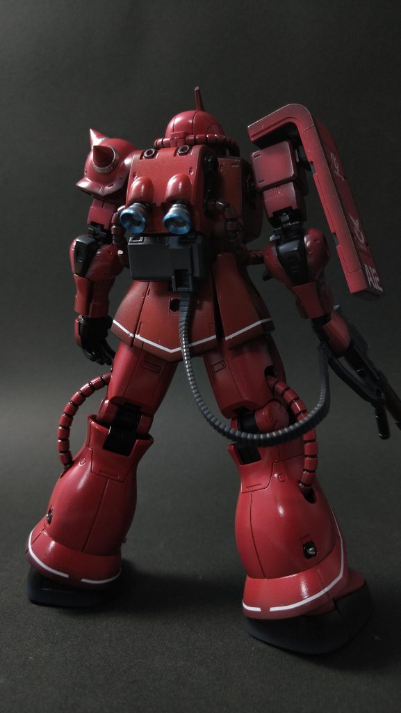 オリジン本編で赤い機体のイメージが強かった為、ピンクというより赤のカラーを選択してます。