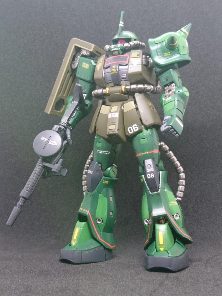 RGの特徴である、細かいパーツ毎の色分けをしてみました。