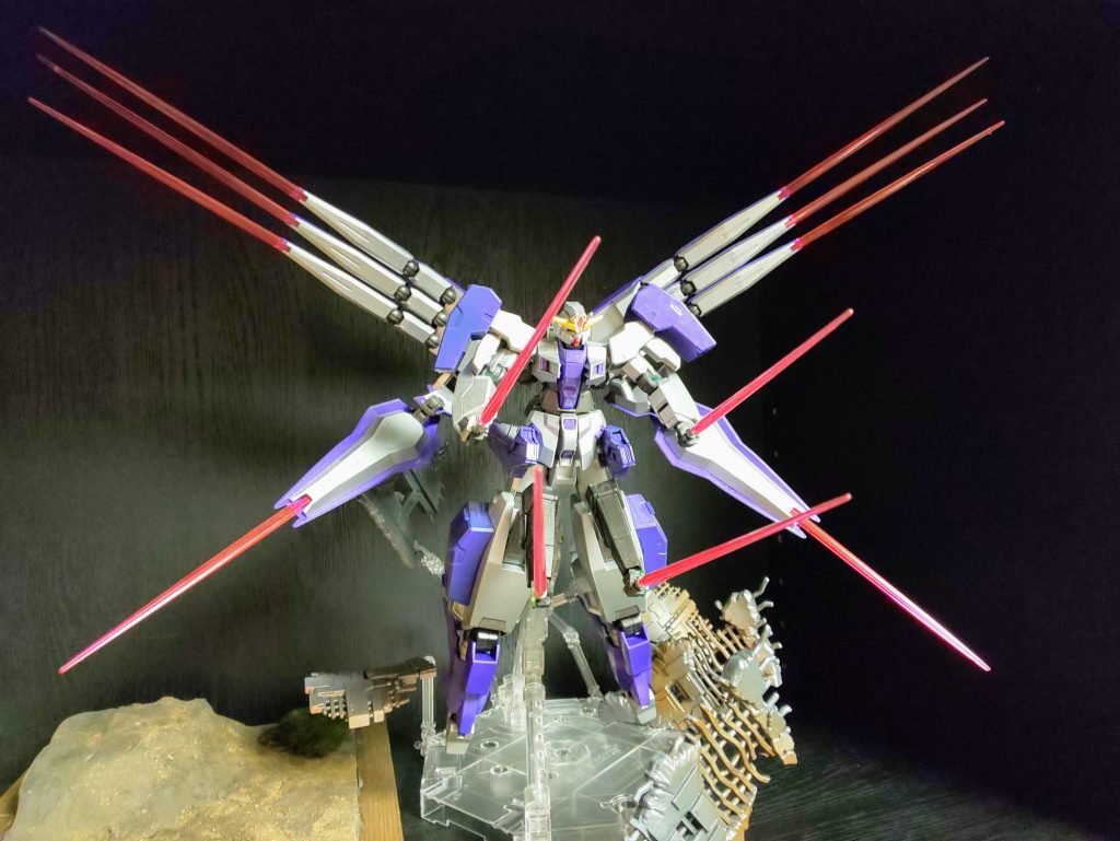 ビッグアームユニットを横に広げると、35cmありました。笑
並みのMGより場所を取るので、この飾り方はしません。