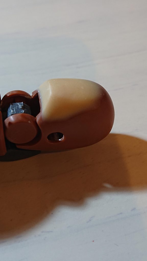 太もも裏を06Rみたいな形状にエポパテ盛りました。