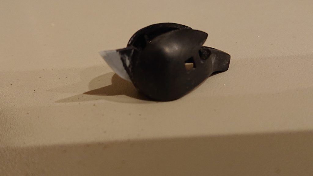 頭部は後ハメと後ろのトサカを大型化。