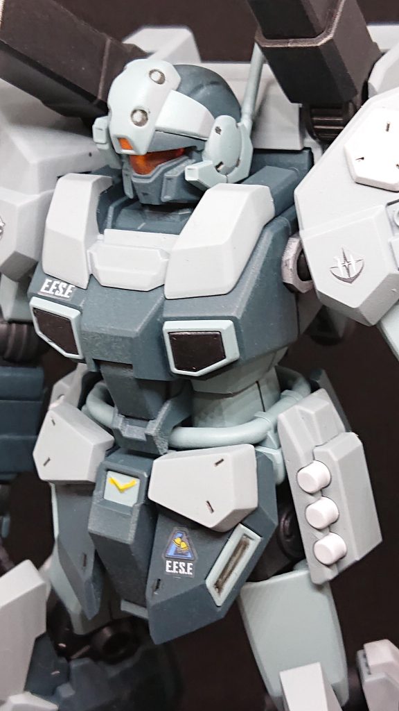 連邦のGM系統の中でもイケメンフェイスですね。