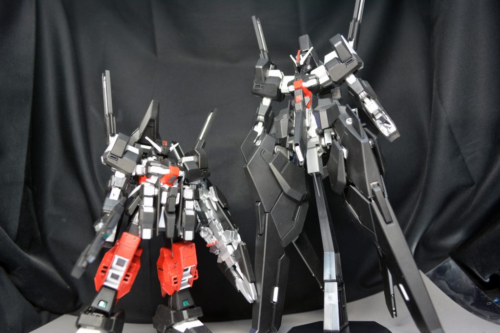 ## ハイゼンスレイⅡと比較
煽りで撮ってますがやはりデカイ、ハイゼンスレイⅡ