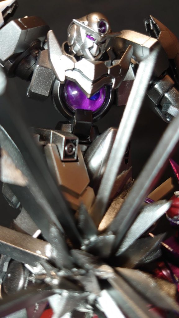 ELSジンクスのアップ
胸部にHアイズを埋め込んでモノアイ?を再現