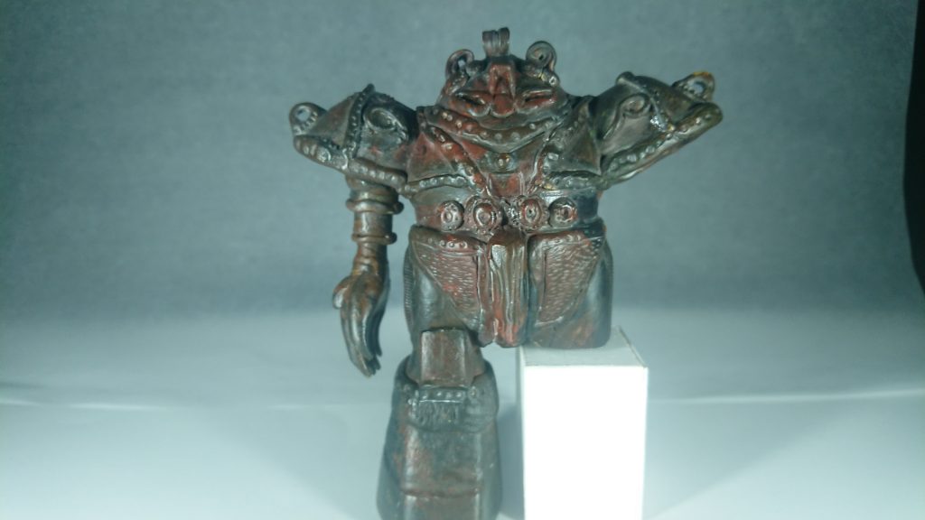 陶器の質感を出すためにワセリンを塗りました。これにて完成です!