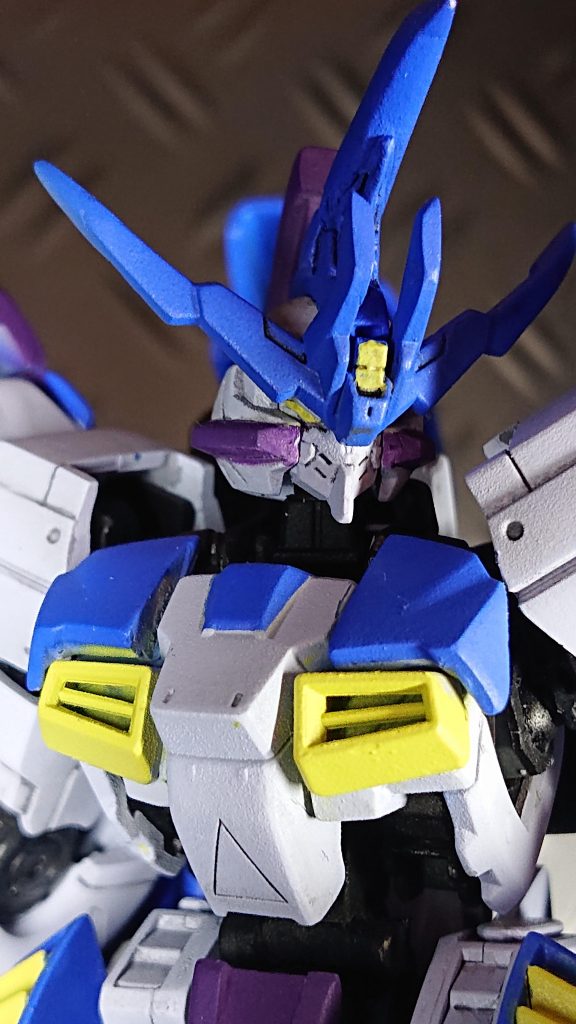 頭部はカブトムシをイメージして角を強化しましたカラーリングはキマリスヴィダール+ヴィダールにしてみました