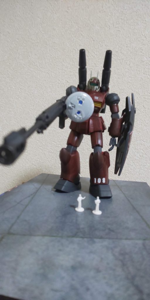 整備員「……という射撃特性ですので、その点に気をつけて下さい」カイ(結局鹵獲品だからなあ、実際に撃ってみないとわからないだろ)