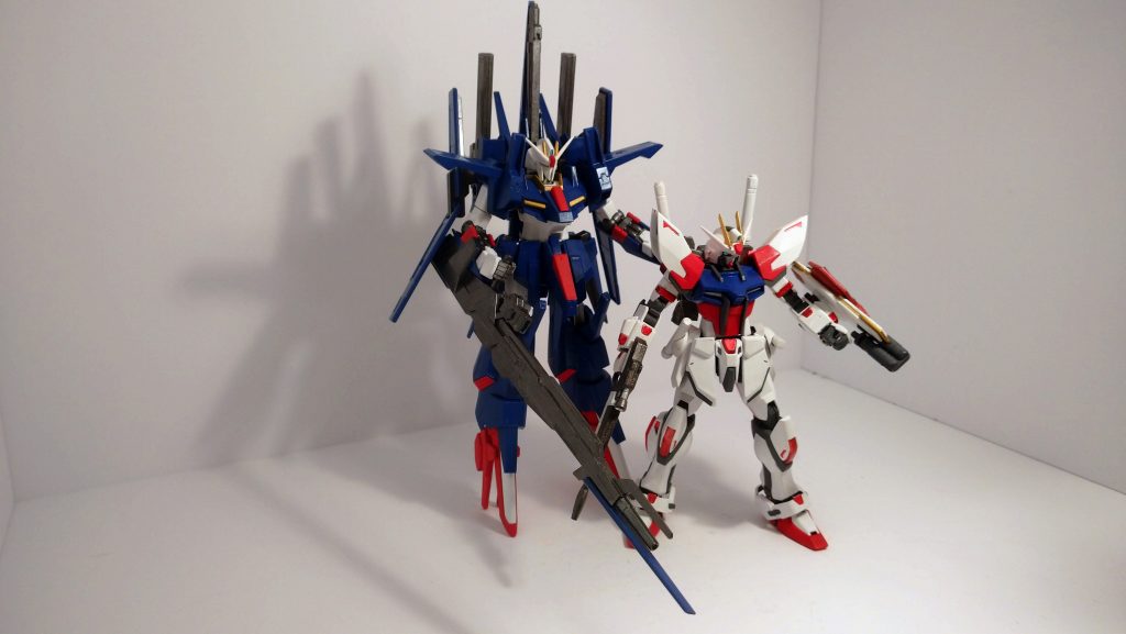普通にZZⅡは変形。変形するとベース機より大きいな。
