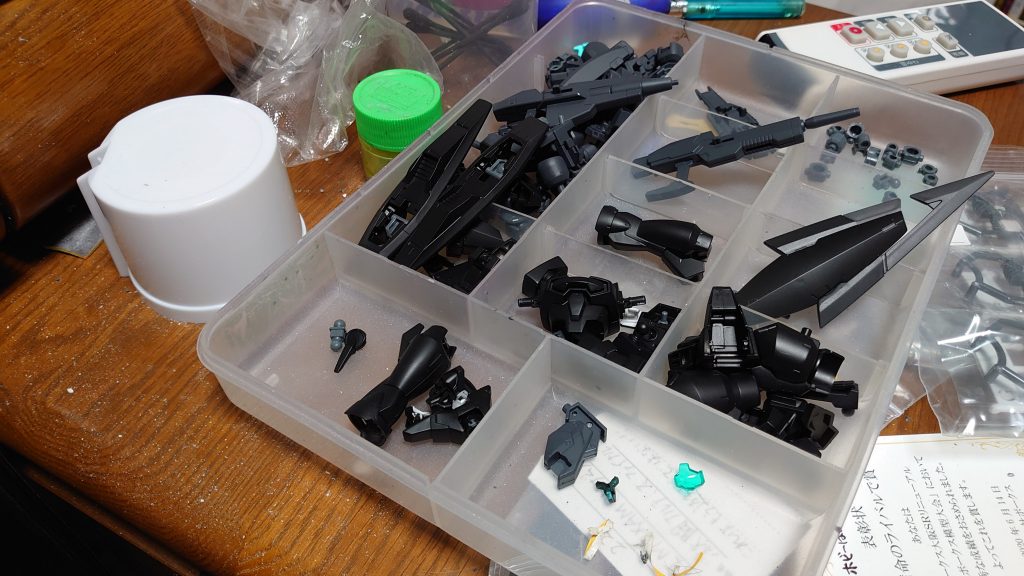 特筆することはありません。ガイア黒サフを下地