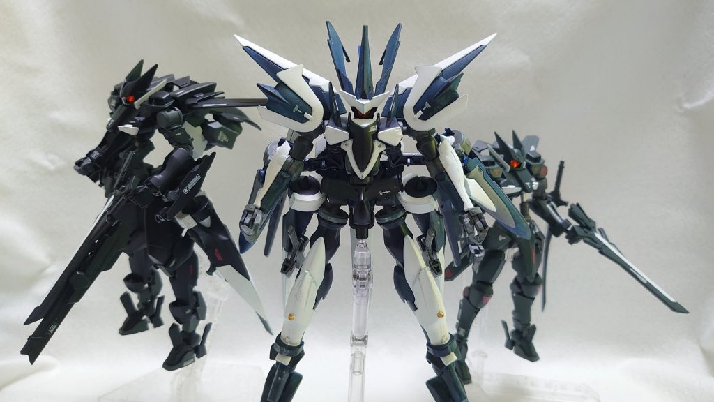 今まで作成したフラッグ系列の機体を並べて…