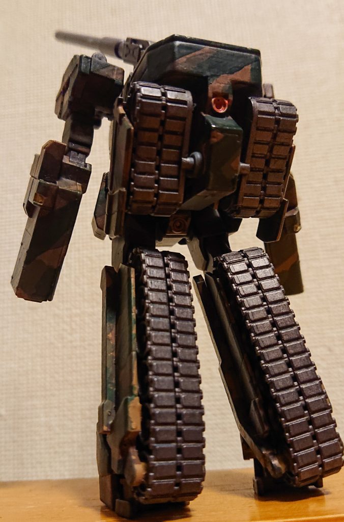 無限軌道が目立つ後ろ姿。
リアルタッチマーカーをやりすぎて、雰囲気がとてもむせそうです。