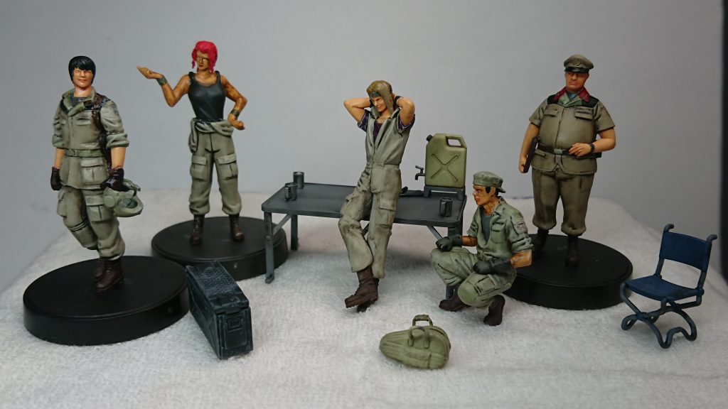 苦手なフィギュアも頑張って塗装したけど、これで精一杯。