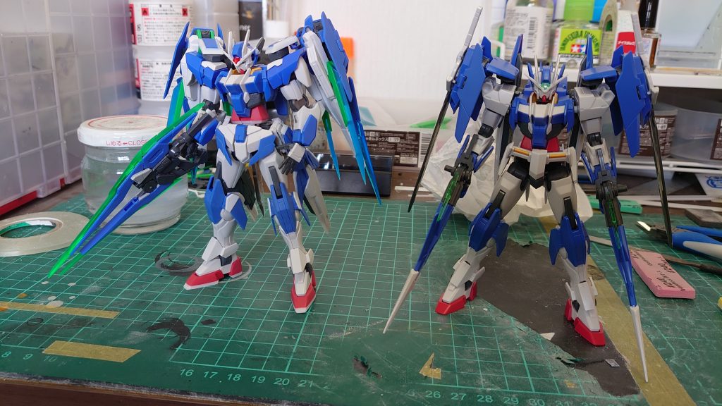 途中経過で素組みのキットと比較