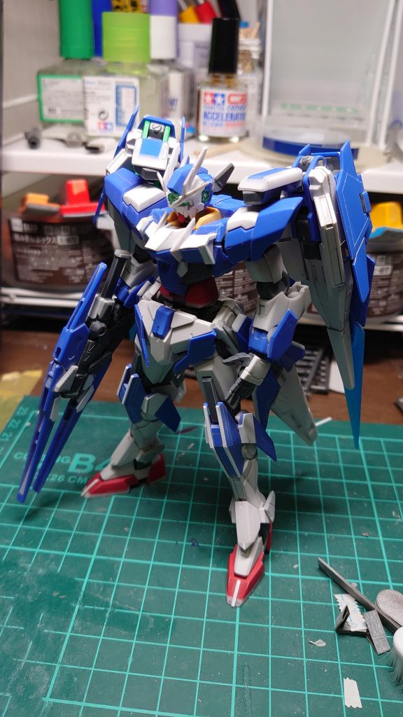 胸部と膝の装甲の形状を自分好みに変更
お気に入りの箇所です( ☆∀☆)