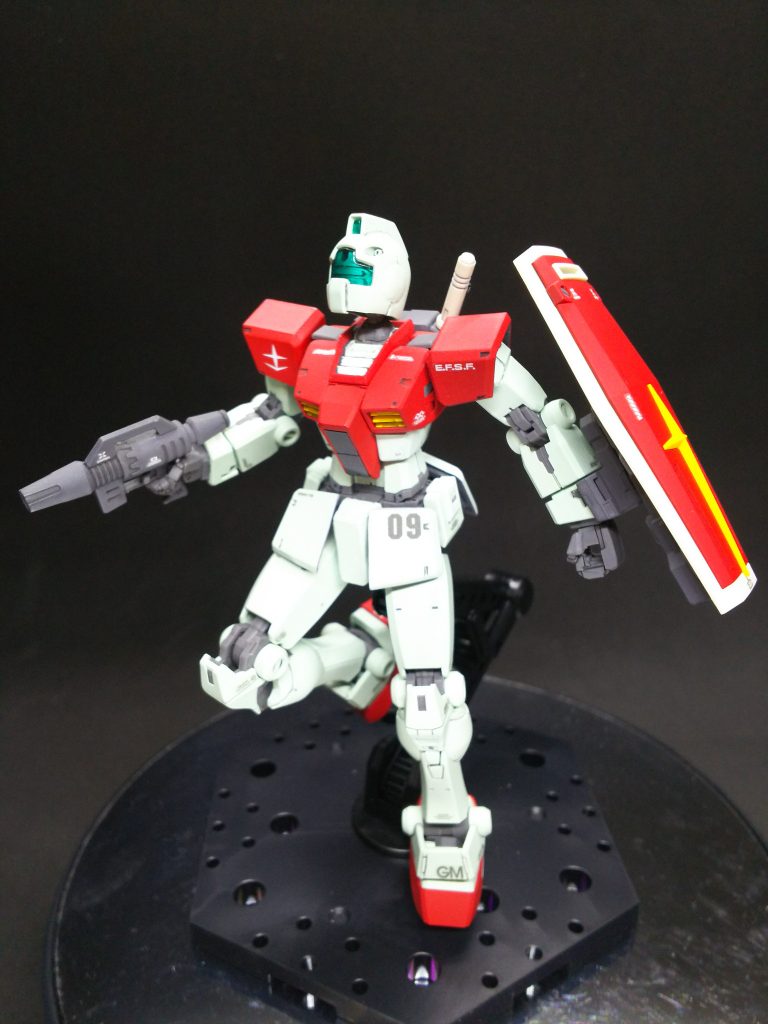 カメラ部分は裏をシルバーでぬったので
光が当たるといい感じです。