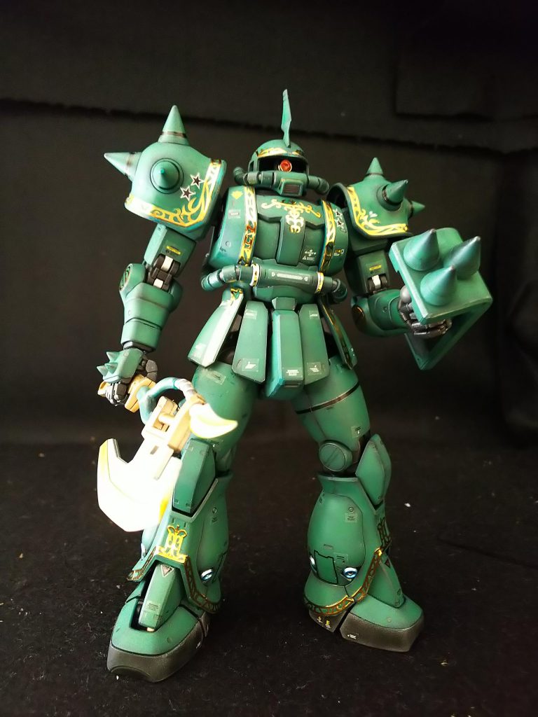 プレバン限定なので余剰パーツがあるのでシールドはスパイクを付けて手に持たせるように。