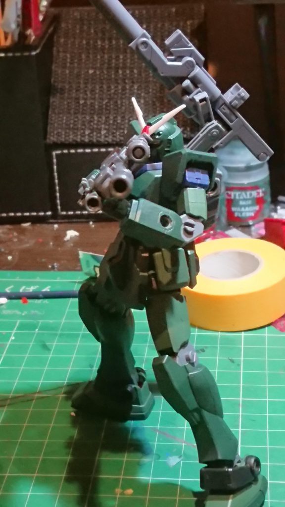 狙撃手は構える。
ポーズは本当に難しいです…。