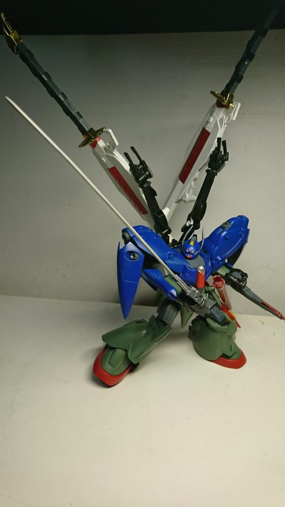 斬弾太刀「煌丸」
ハンドガンとストライク・インパクト(弾薬による衝撃)を使い分けて敵を一刀両断する太刀。長いので対艦刀としても可。